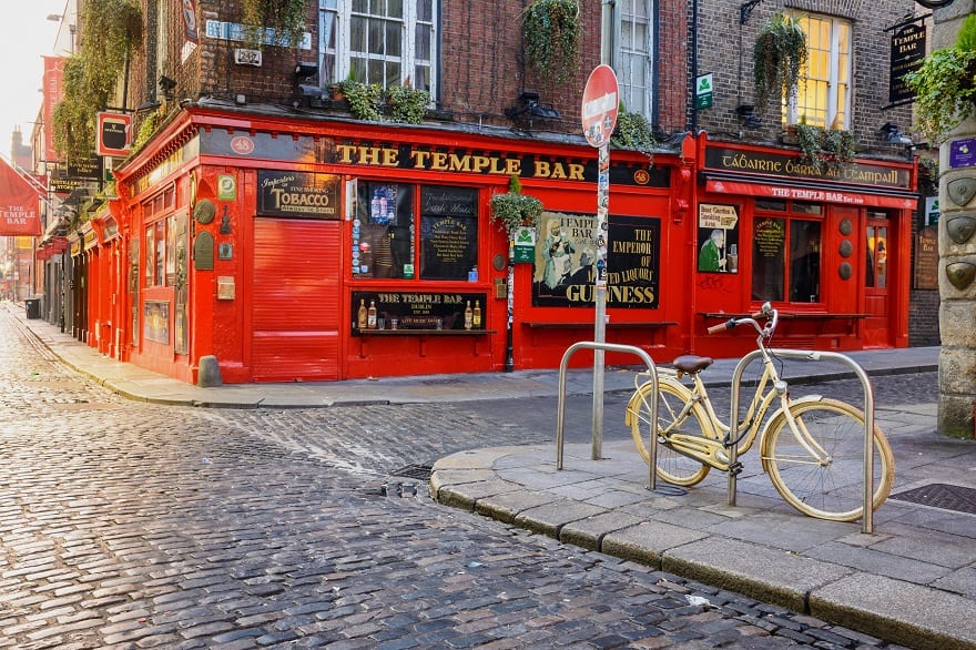 Moving to Ireland - The Temple Bar, in Dublin